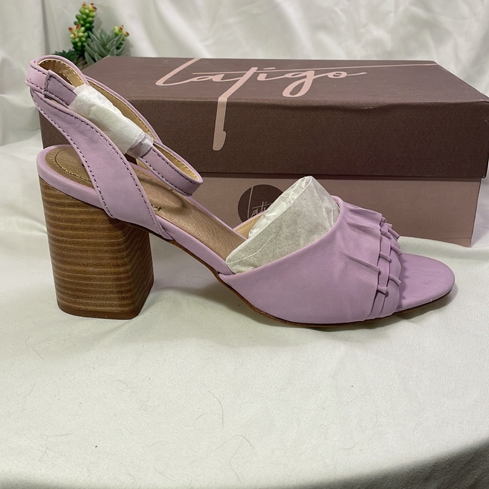 Lilac rose Size 10 medium width